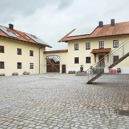 Schoenauer Hof - Rosalie Passau