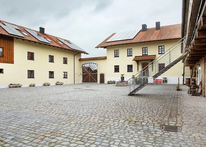 Schoenauer Hof - Rosalie Passau